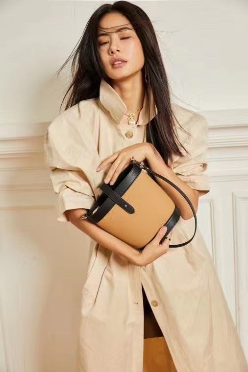 Small bucket bag for women 2024 new cowhide shoulder bag niche fashion contrasting crossbody bag high-end genuine leather bag for women