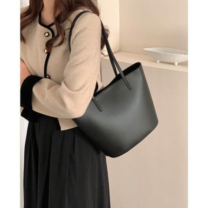 Tote women's bag new autumn and winter large-capacity genuine leather women's bag high-end shoulder bag women's commuter bucket bag