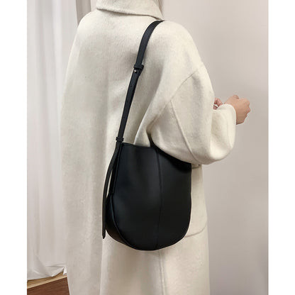 Large capacity cowhide bucket bag women's new simple tote bag commuter women's bag genuine leather crossbody bag shoulder bag