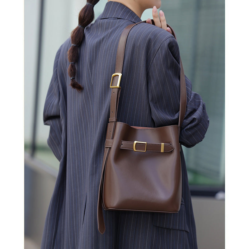 Niche design tote bucket bag women's leather crossbody bag 2024 new genuine leather women's bag high-end shoulder bag