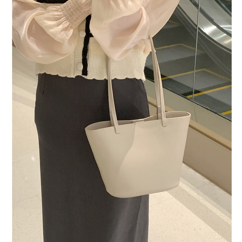 Large capacity tote bag women's new cowhide bag niche simple genuine leather women's bag high-end bucket bag