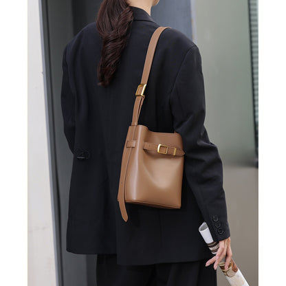 Niche design tote bucket bag women's leather crossbody bag 2024 new genuine leather women's bag high-end shoulder bag