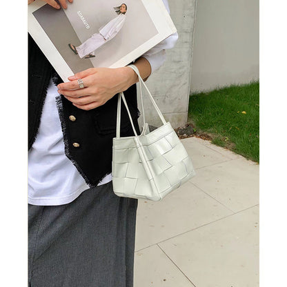 Bucket bag 2024 new style cowhide woven bag portable vegetable basket bag crossbody bag high-end genuine leather women's bag