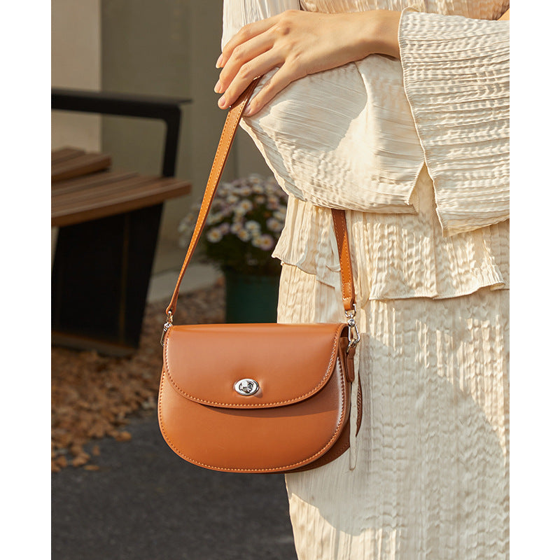 One-shoulder armpit bag for women, new commuter bag, genuine leather saddle bag, high-end niche cowhide crossbody bag