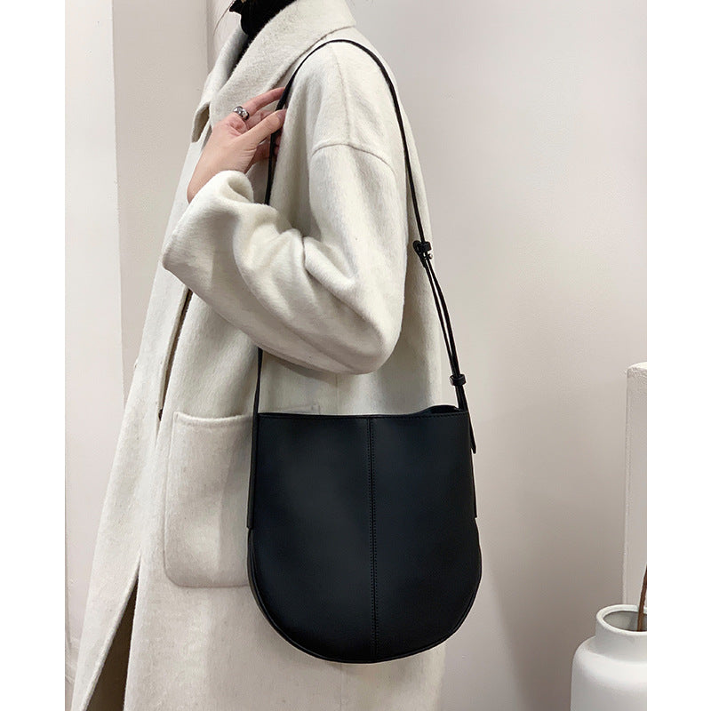 Large capacity cowhide bucket bag women's new simple tote bag commuter women's bag genuine leather crossbody bag shoulder bag