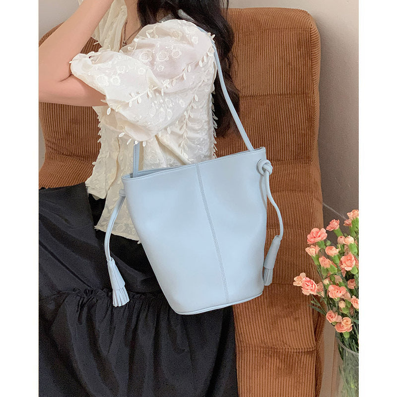 Crossbody Bucket Bag Women's Genuine Leather Large Capacity Women's Bag New Simple Commuting Large Bag Versatile Women's Shoulder Bag