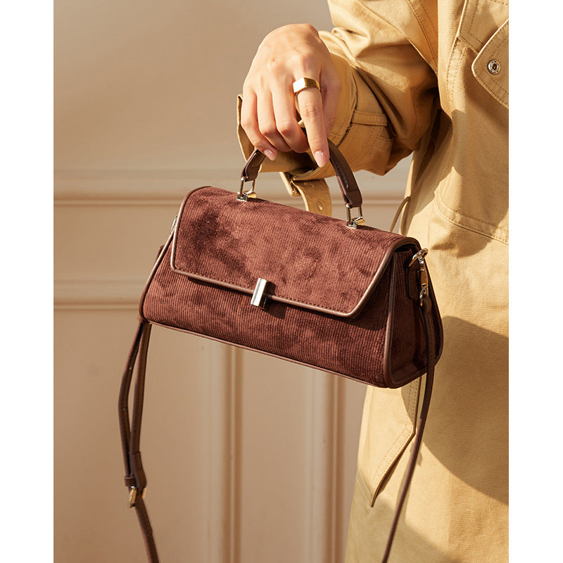 Crossbody bag for women, high-end retro box, small square bag, new niche women's bag, fashionable handbag, small bag