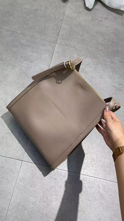 Simple Commuting Tote Bag Women's New Hand-carrying Genuine Leather Women's Bag Niche Underarm Bag Large Capacity Shoulder Bag