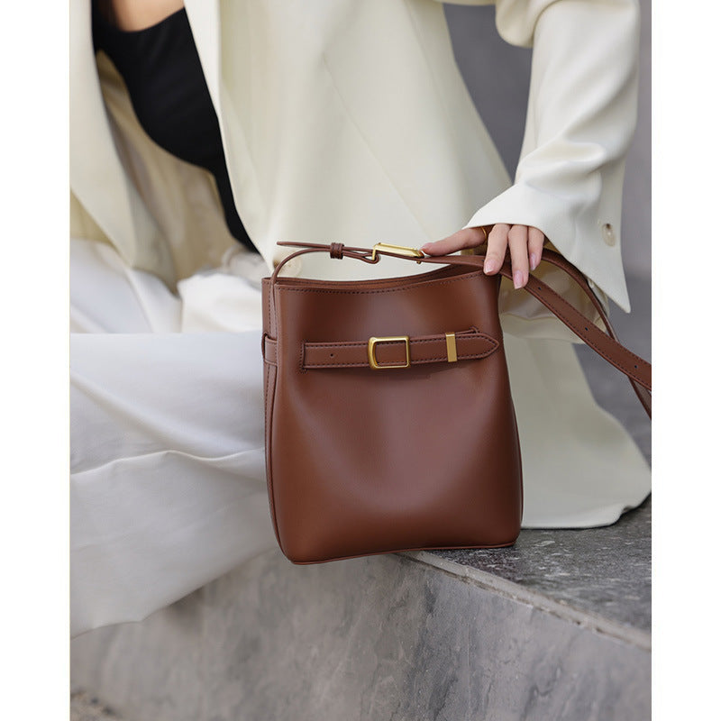 Niche design tote bucket bag women's leather crossbody bag 2024 new genuine leather women's bag high-end shoulder bag