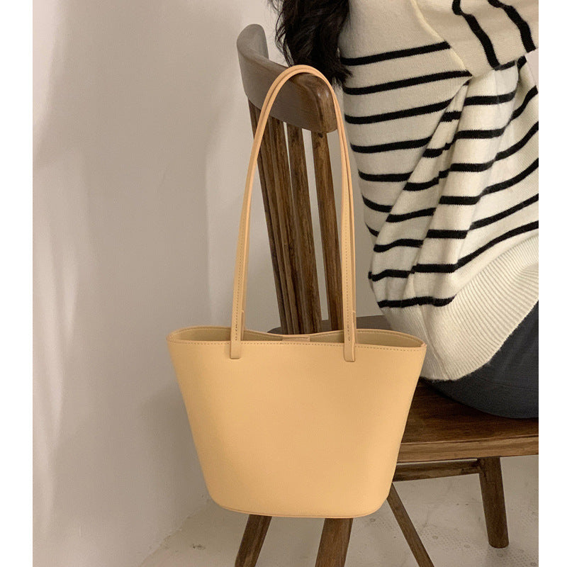 Large capacity tote bag women's new cowhide bag niche simple genuine leather women's bag high-end bucket bag